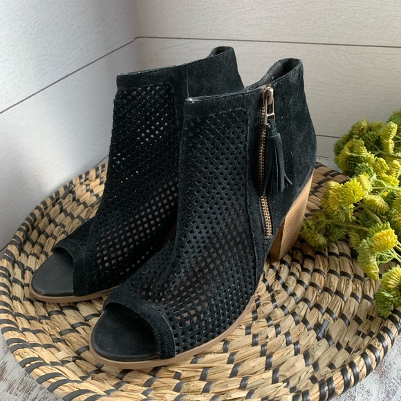 Sole Society Shoes - Sole Society perforated ankle booties sz 9.5